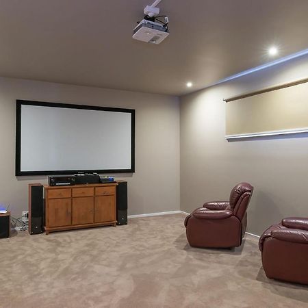 Currawong Close Pool Pool Table Alfresco Featured 卡尔斯 外观 照片