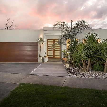 Currawong Close Pool Pool Table Alfresco Featured 卡尔斯 外观 照片